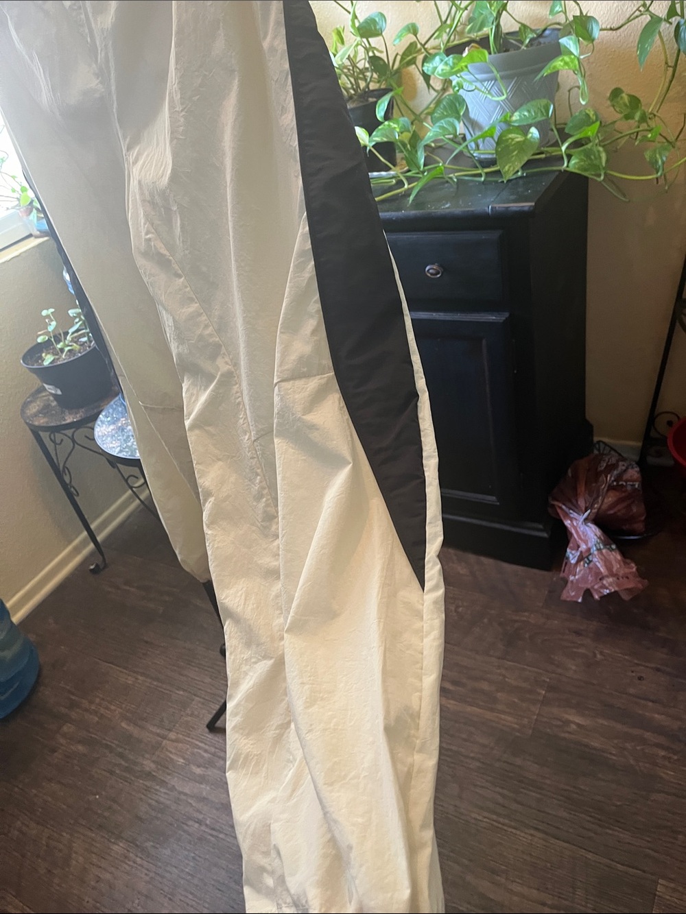 Zara White Joggers with Black Side Panels - Picture 7 of 12